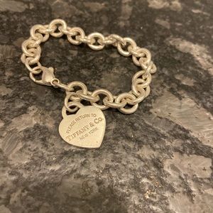 Tiffany’s heart bracelet